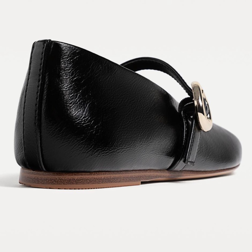 Stradivarius Black Leather Ballet Flats with Buckle - Picture 4 of 6
